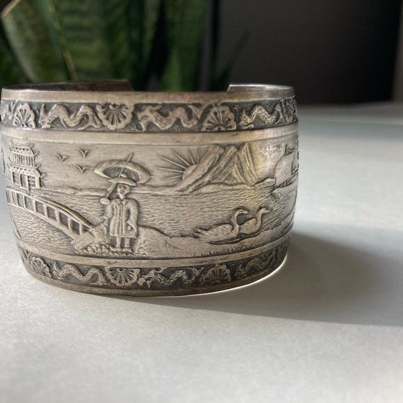 Vintage Kelly Waters Cuff Bracelet with Asian Scene - Picture 1 of 12